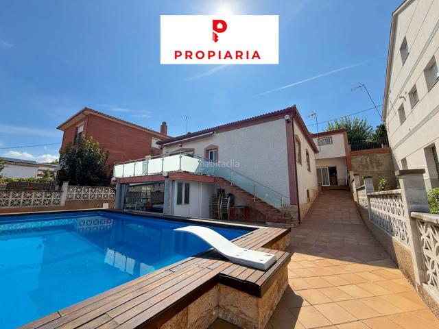 Casa en venta en Rubí, Els Avets Can Serrafossà Ximelis. CASA CON PISCINA Y LOFT INDEPENDIENTE. Casas.