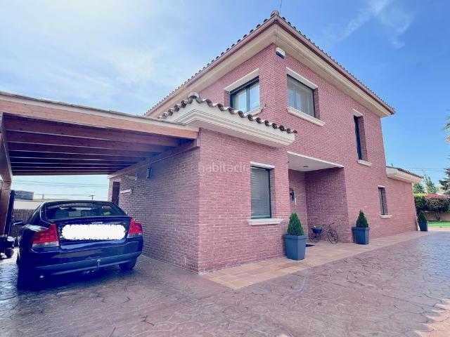 Casa en venta en Rubí, Els Avets Can Serrafossà Ximelis. Casas.