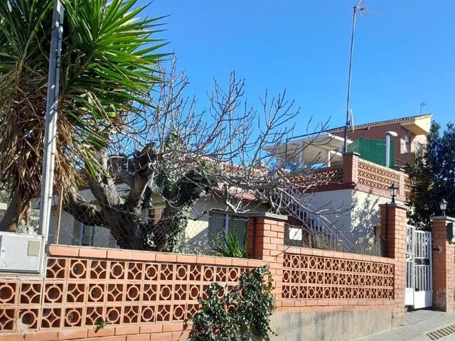 Casa en venta en Rubí, Els Avets Can Serrafossà Ximelis. Casas.