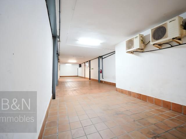 Casa en venta en Rubí, Mercat. CASA ADOSADA EN EXCLUSIVA CON GRAN GARAJE, TERRAZAS Y POSIBILIDAD DE DOS VIVIENDAS EN RUBÍ. Casas.