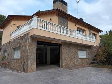 Casa en venta en Rubí, Sant Muç. ENCANTADORA CASA LISTA PARA ENTRAR A VIVIR !. Casas.