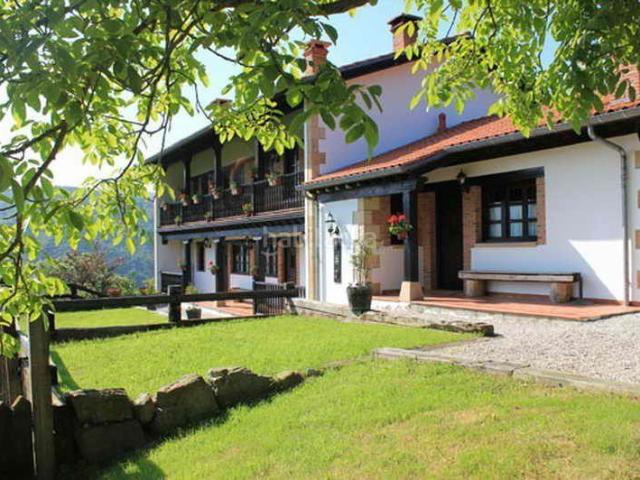 Casa en venta en Ruente. Una joya entre montañas Inversión segura y con alma cántabra. Casas.