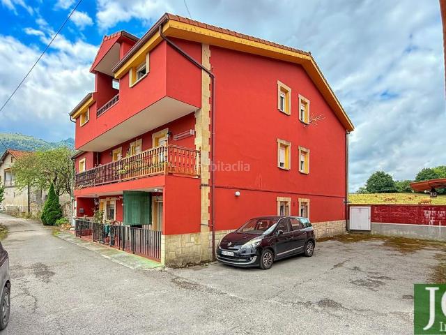 Casa en venta en Ruesga. CASA ADOSADA DE ESQUINA 30 MINUTOS LAREDO. Casas.