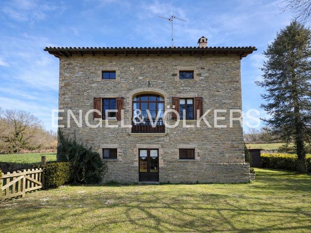 Casa en venta en Rupit i Pruit. Casa independiente con licencia turística en Rupit. Casas Rupit i.