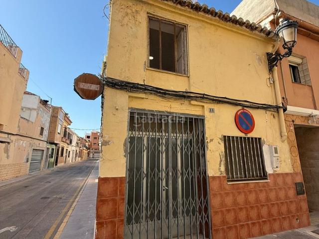 Casa en venta en Rafelbunyol. Casa de 125 m con 2 dormitorios y jardín privado en Rafelbunyol. Casas.