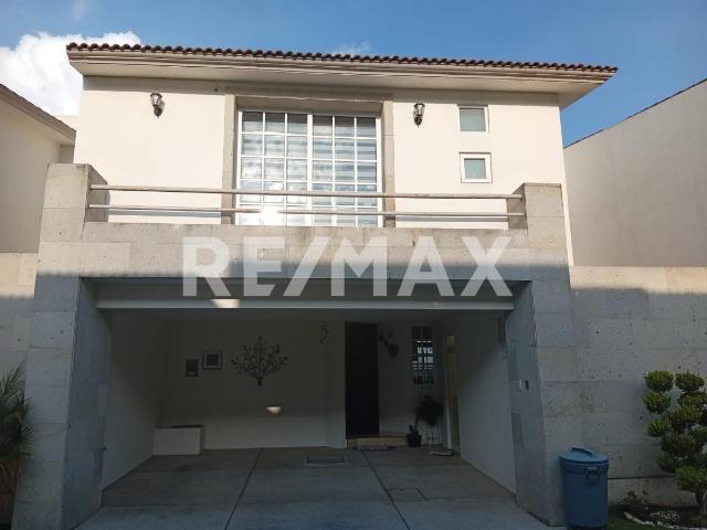 CASA EN VENTA EN RECIDENCIAL LA JOYA 1