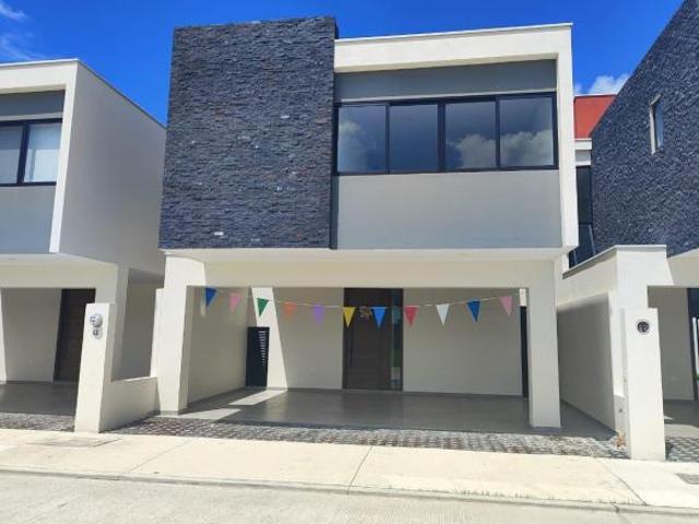 Casa en venta en Real Campestre Cluster 5 Modelo Cora