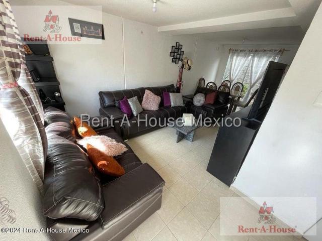 Casa en Venta en Real Granada, Tecamac JL 26 3051