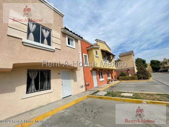 Casa en Venta en Real Granada, Tecamac JL 26 3051