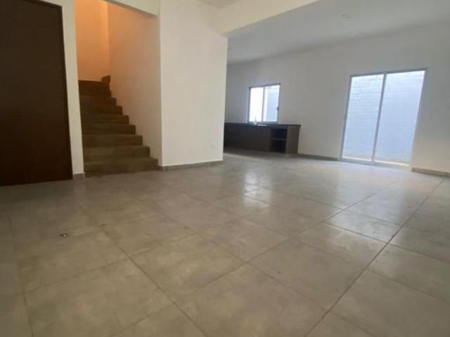 CASA EN VENTA EN REAL DE PALMAS
