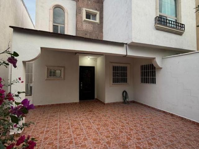 Casa en venta en Real del Sol 1