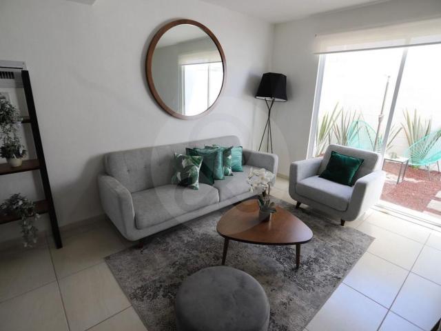 CASA EN VENTA EN REAL DEL VALLE, AV ADOLF HORN