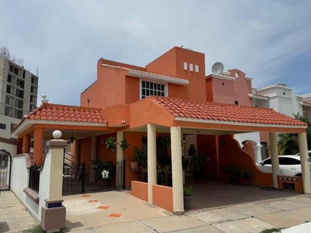 Casa en Venta en Real del Valle – Amueblada, en Esquina y con Terreno Excedente