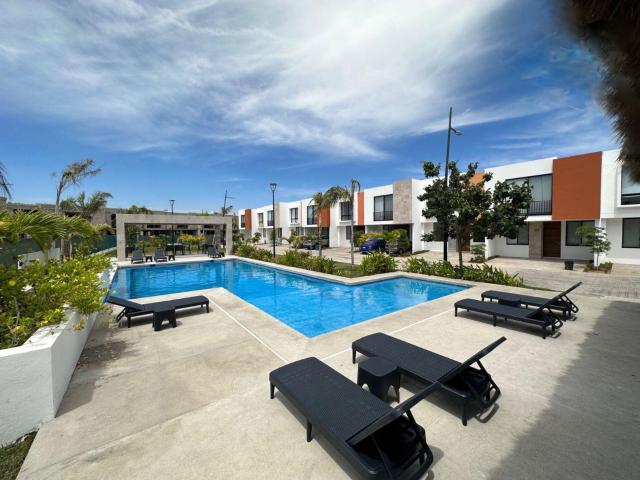 Casa en venta en Real Flamingos Bucerias con amenidades, alberca y seguridad