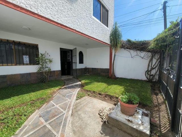 casa en venta en REAL PROVIDENCIA cerca de la central Leon