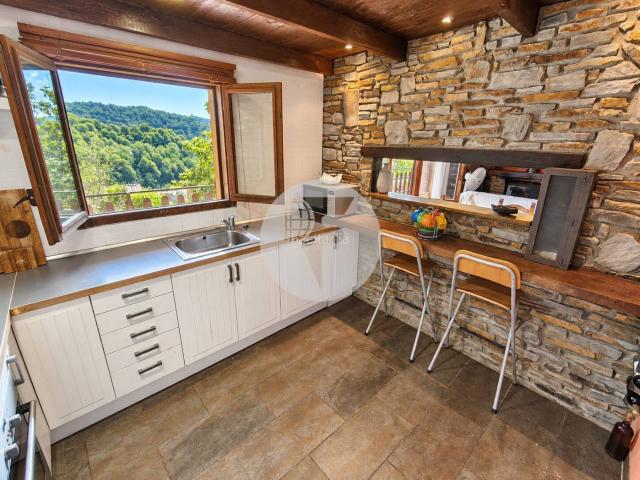 Casa en venta en Rellinars. Una casa con un encanto muy especial en plena naturaleza. Casas.