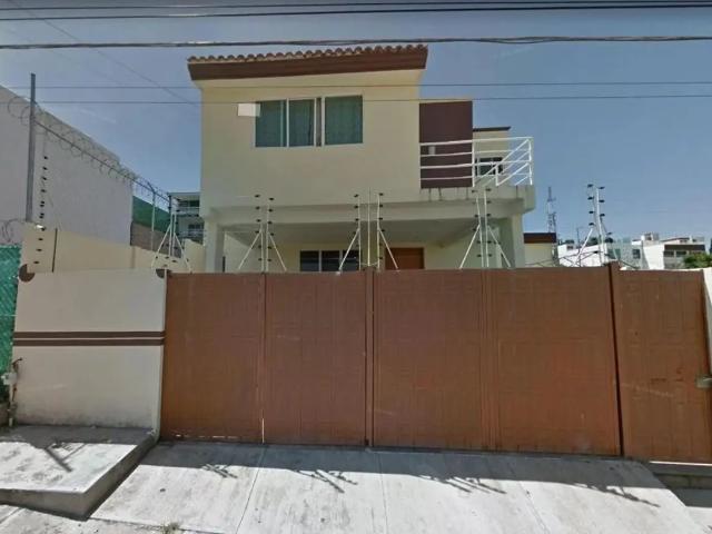 CASA EN VENTA EN REMATE SM