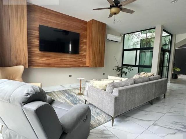 Casa en venta en residencia Soles