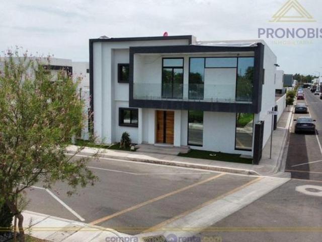 CASA EN VENTA EN RESIDENCIAL ADARA II