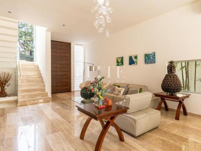 Casa de 4 Recámaras en Venta en Residencial Cumbres