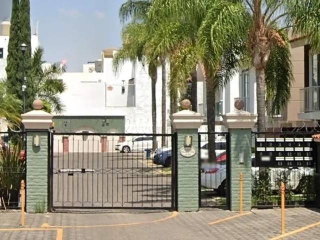 CASA EN VENTA EN RESIDENCIAL DEL VALLE ZAPOPAN MA