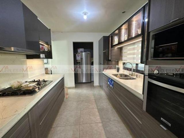 Casa en venta en Hacienda Santiago