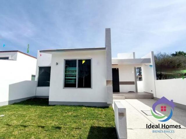 Casa en Venta en Residencial Haciendas de Tequisquiapan, Un Nivel y Amplio Jardín