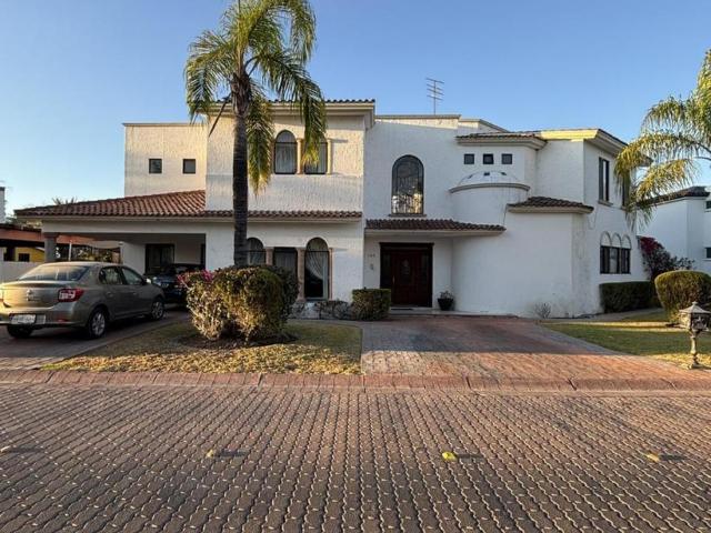 Casa en Venta en Residencial Jardines del Lago al Poniente de la Ciudad de Aguascalientes