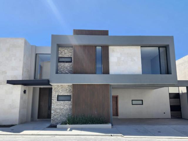 CASA EN VENTA EN RESIDENCIAL LA JOYA
