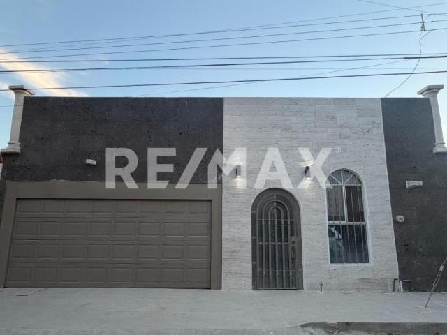 CASA EN VENTA EN RESIDENCIAL LA ROSA