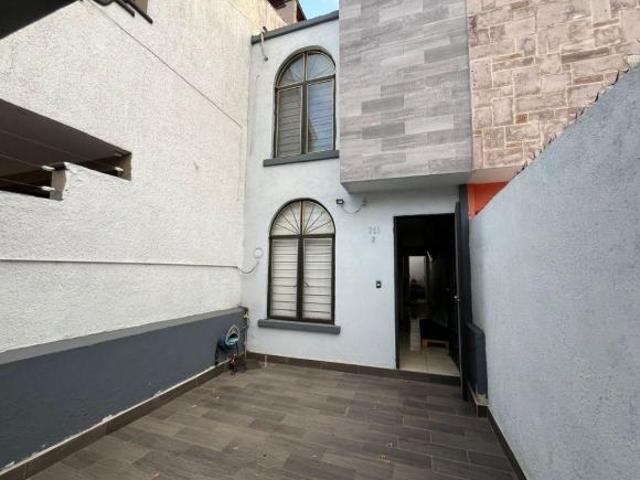 CASA EN VENTA EN RESIDENCIAL LA SOLEDAD, TLAQUEPAQUE, JALISCO