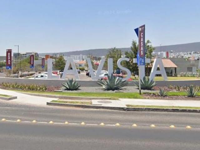 Casa en Venta en Residencial La Vista Santiago de Querétaro rodeado de centros comerciales