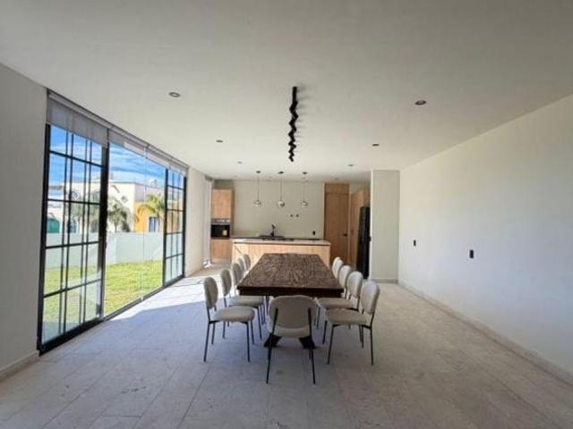 CASA EN VENTA EN RESIDENCIAL LAS CAMPANAS, SMA