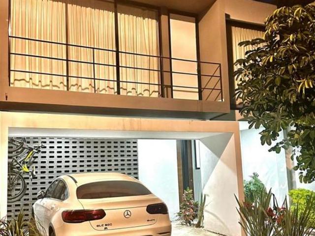 CASA EN VENTA EN RESIDENCIAL PUNTA DEL ESTE CERCA IBERO, LUX, SUBIRÉ, MONCLAIR