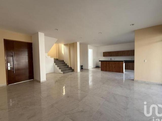 CASA EN VENTA EN RESIDENCIAL ROYAL CAMPESTRE