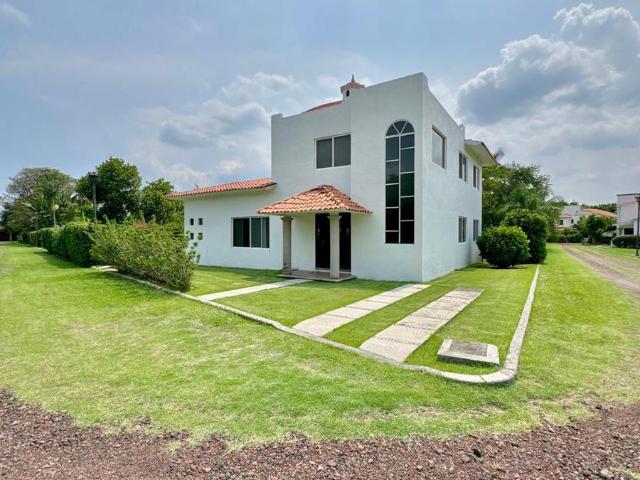 Casa en venta en Residencial Santa Ines, Oacalco. Yautepec con 800 m2 terreno