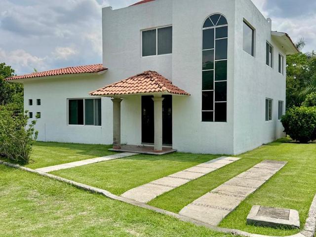 Casa en venta en Residencial Santa Ines, Oacalco. Yautepec con 800 m2 terreno