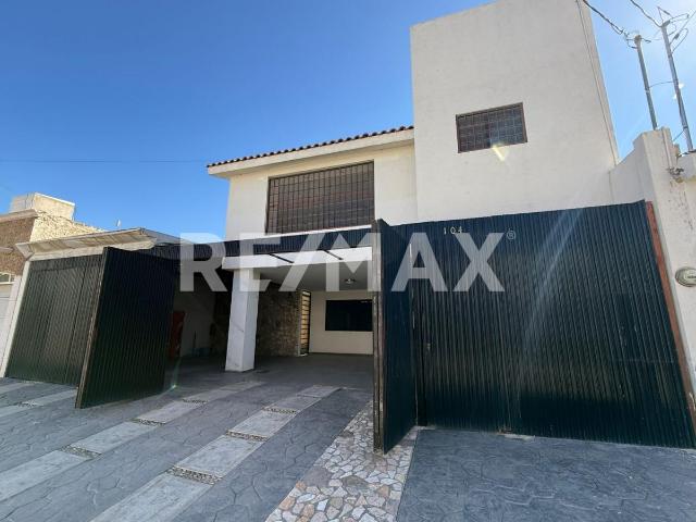 CASA EN VENTA EN RESIDENCIAL SANTA TERESA