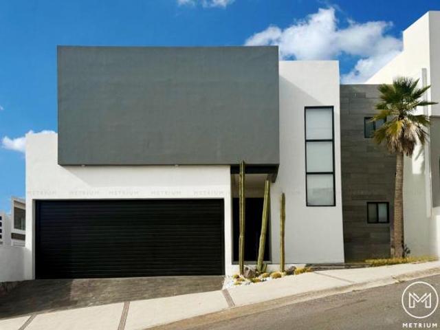 CASA EN VENTA EN RESIDENCIAL TORRALBA EN ESQUINA EQUIPADA ZONA VALLE ESCONDIDO