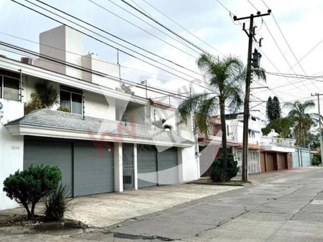 CASA EN VENTA en Residencial Victoria zona Plaza del Sol