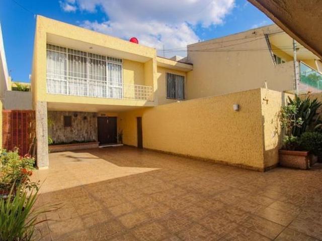 CASA EN VENTA EN RESIDENCIAL VICTORIA