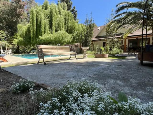 Casa En Venta En Requínoa Con Jardín | 6 dormitorios por 20000.00 en Requínoa