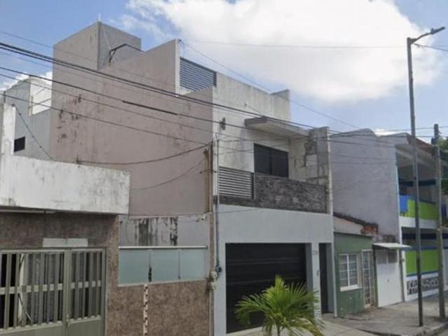CASA EN VENTA EN RICARDO FLORES MAGON VERACRUZ