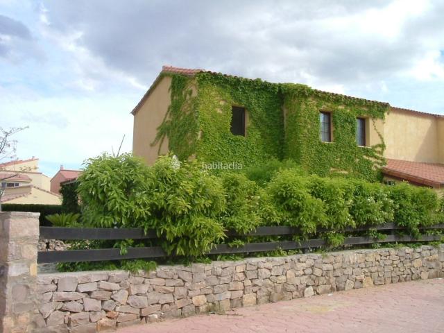 Casa en venta en Riba roja de Túria. Chalet pareado en venta en calle riansares, 12. Casas Riba roja de.