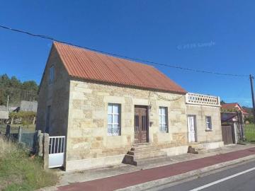Casa en venta en Ribeira, Olveira. Casa de piedra con finca de 638 m y viñedo en entorno natural. Casas.