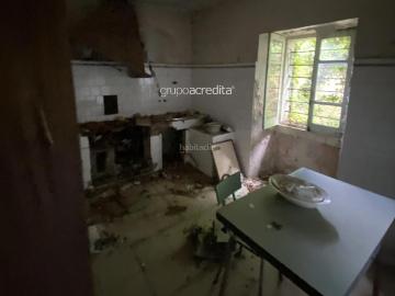 Casa en venta en Ribeira, Oleiros. Casa para rehabilitar en Xenxides, Ribeira. Casas.