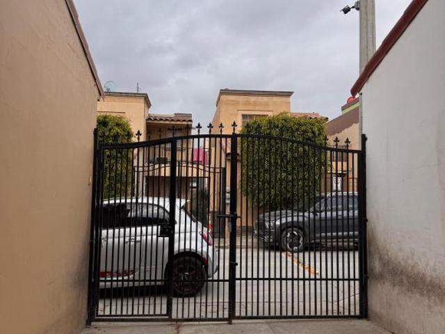 Casa en venta en Ribera Del Bosque Tijuana
