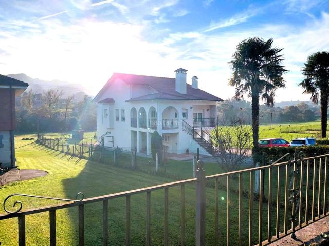 Casa en venta en Riotuerto. CASA INDEPENDIENTE CON JARDÍN. Casas.