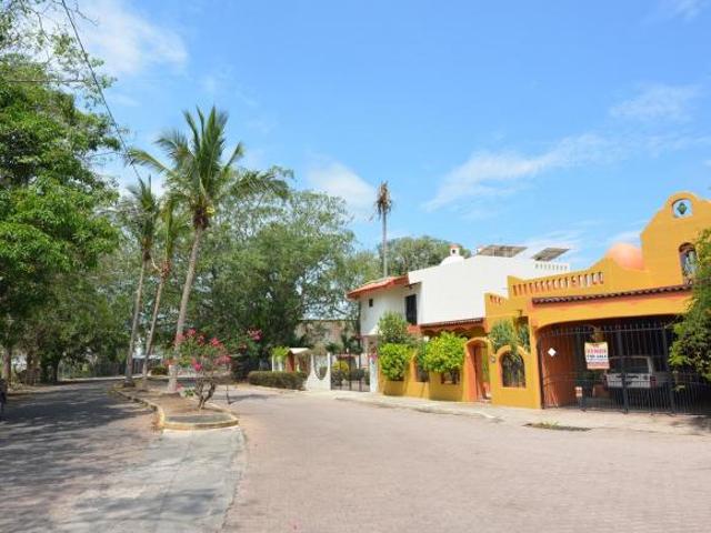 Casa en Venta en Rincón de Guayabitos Alberca Privada 3 Recámaras 400 m de la Playa Guayabitos Diseñ