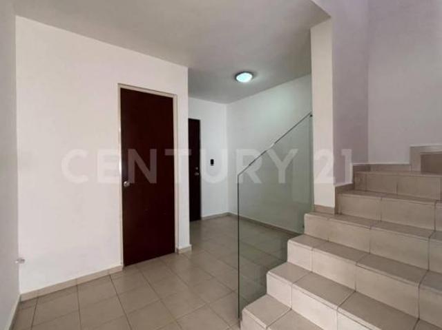 Casa en Venta en Rincón de las Huertas, Santa Catarina, NL